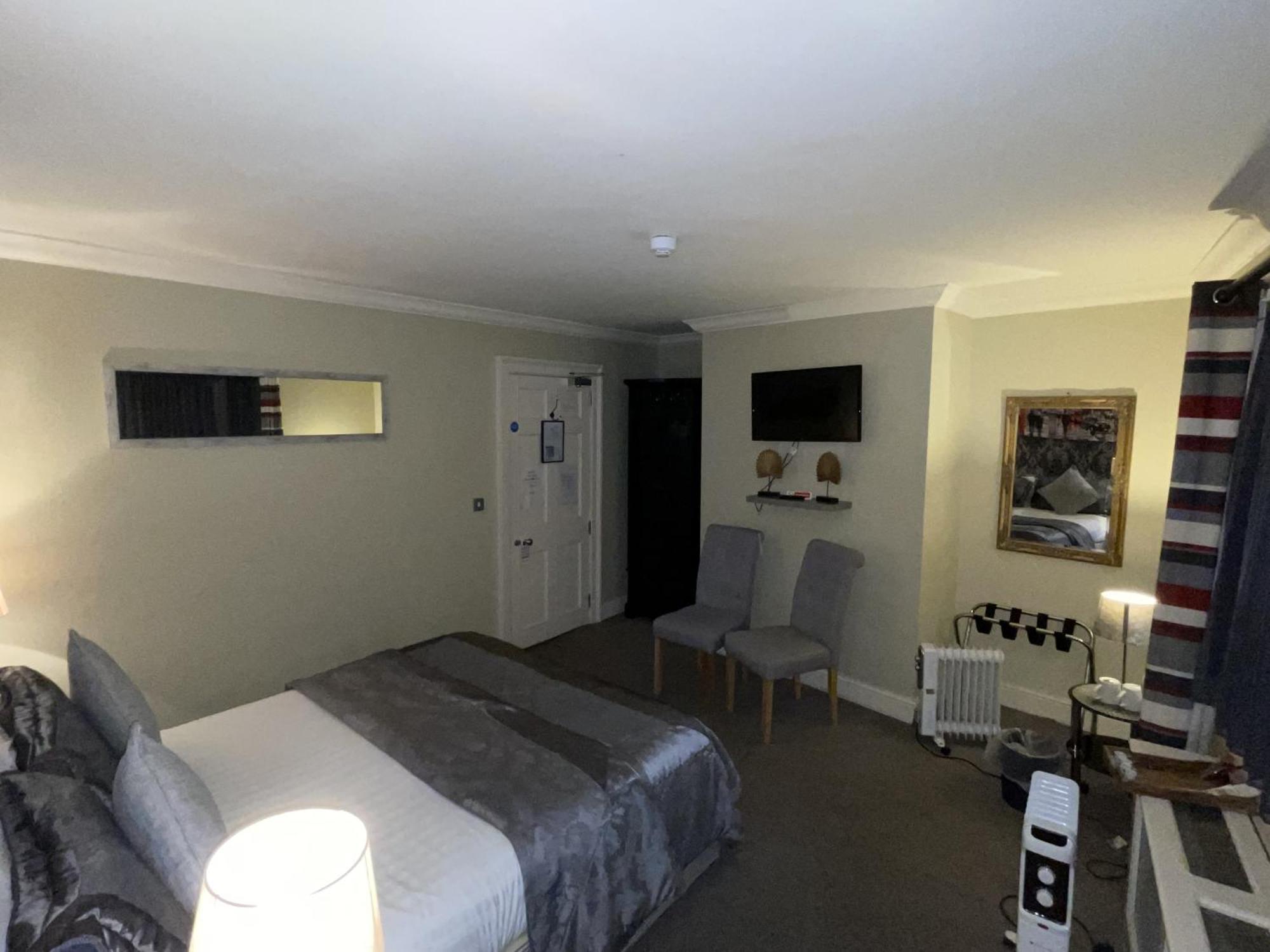 The Commercial Bar & Hotel Chester Quarto foto
